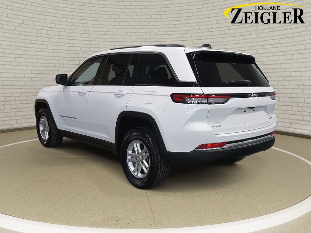 Used 2023 Jeep Grand Cherokee Laredo image 7