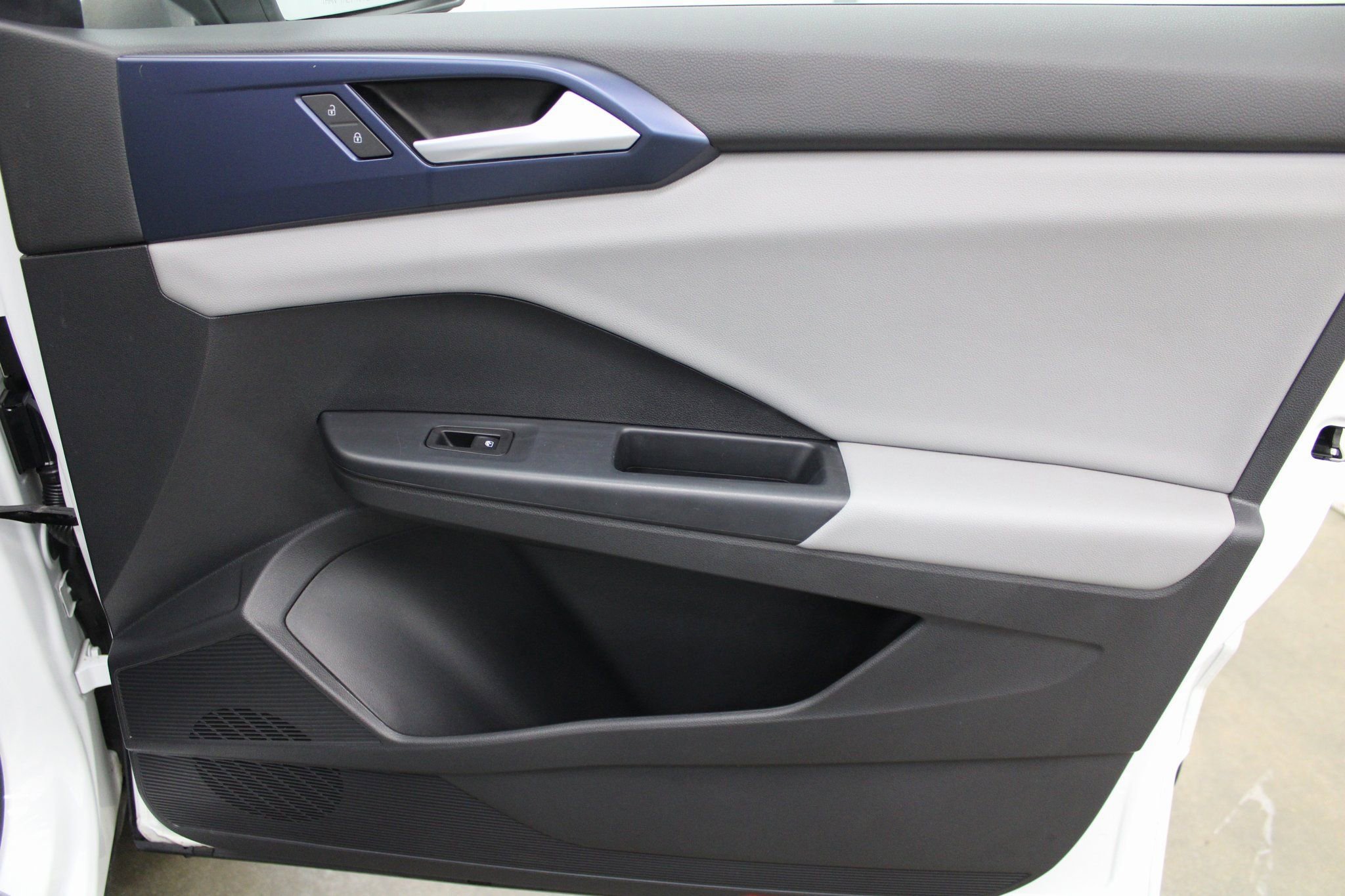 Used 2022 Volkswagen Taos SE image 30