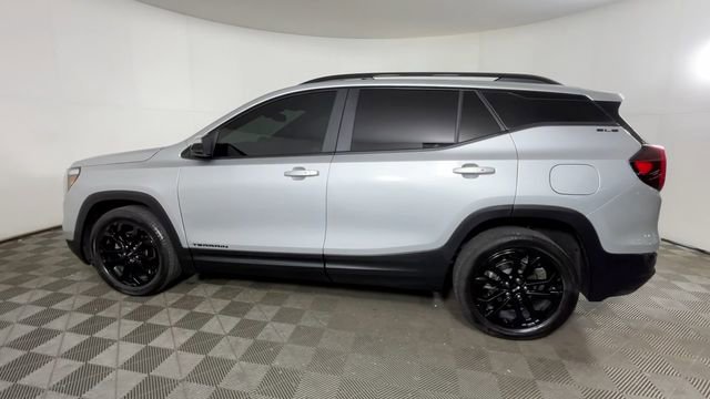 Used 2022 GMC Terrain SLE w/ Driver Convenience Package FWD image 8