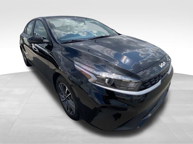 Used 2023 Kia Forte LXS w/ LXS Technology Package FWD image 14