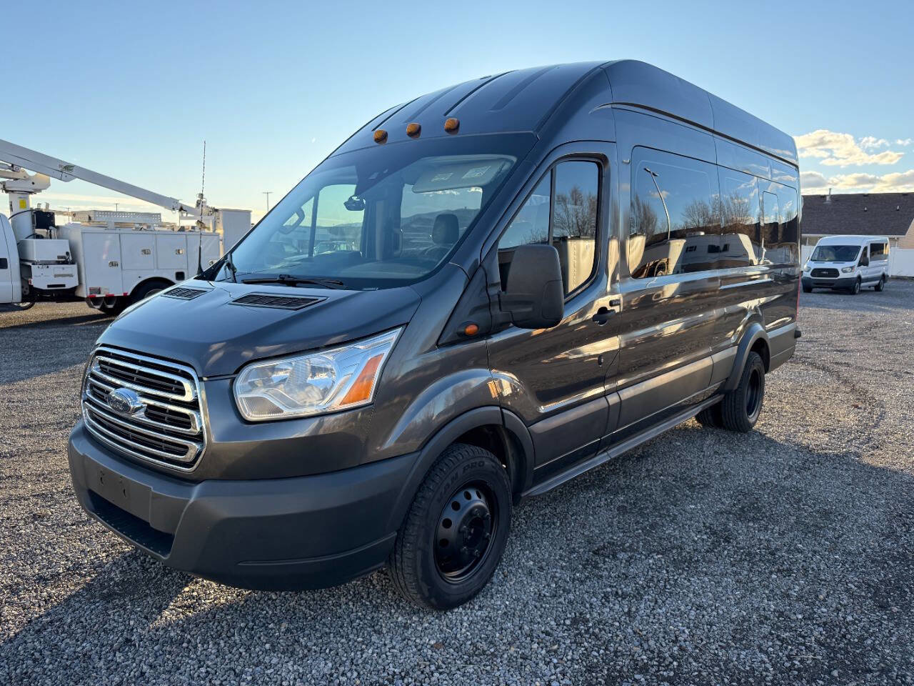 Used 2017 Ford Transit 350 XLT image 7