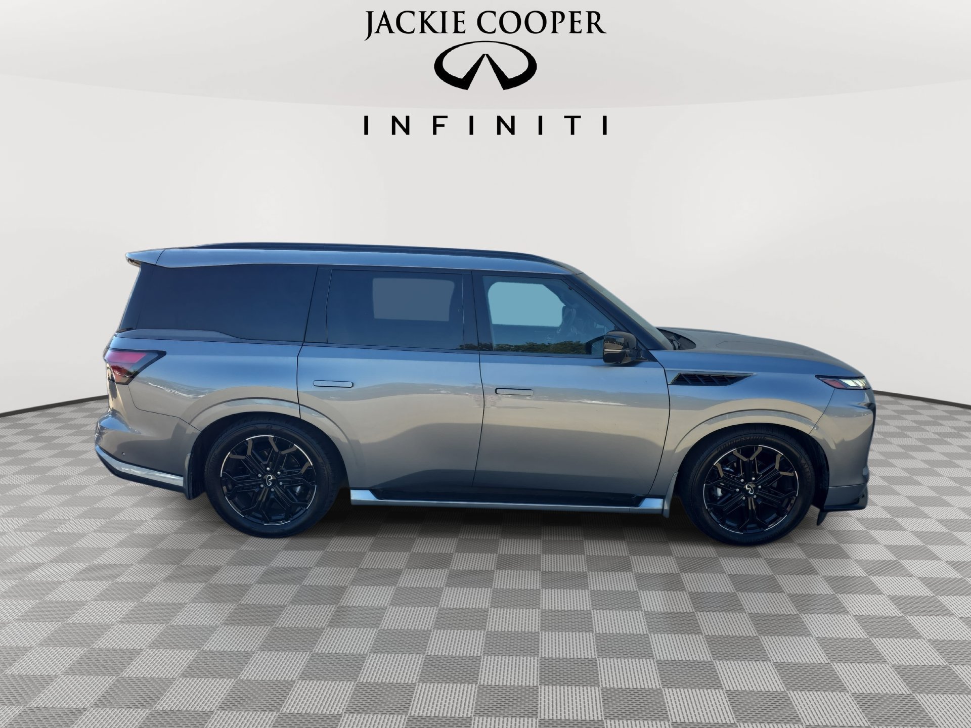Certified 2026 INFINITI QX80 4WD image 4