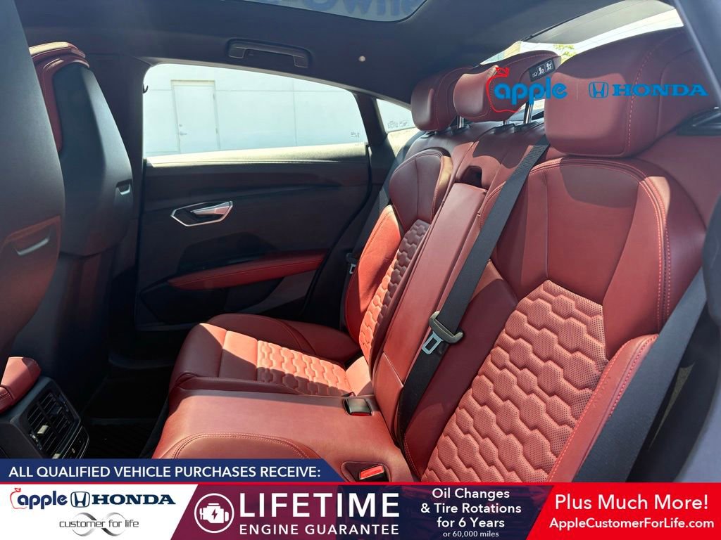 Used 2022 Audi e-tron GT Premium Plus w/ Performance Package AWD/4WD image 5
