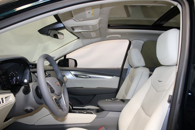 New 2025 Cadillac XT5 Premium Luxury image 5