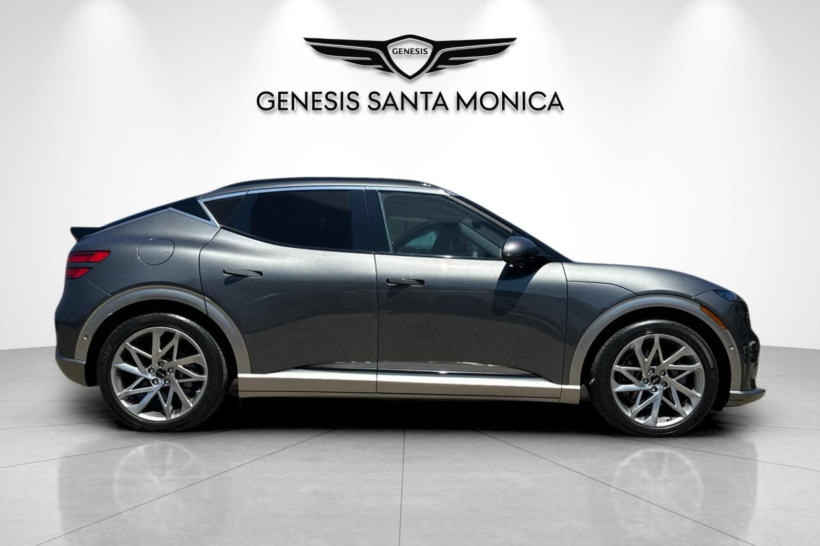 Used 2023 Genesis GV60 Advanced AWD/4WD image 4