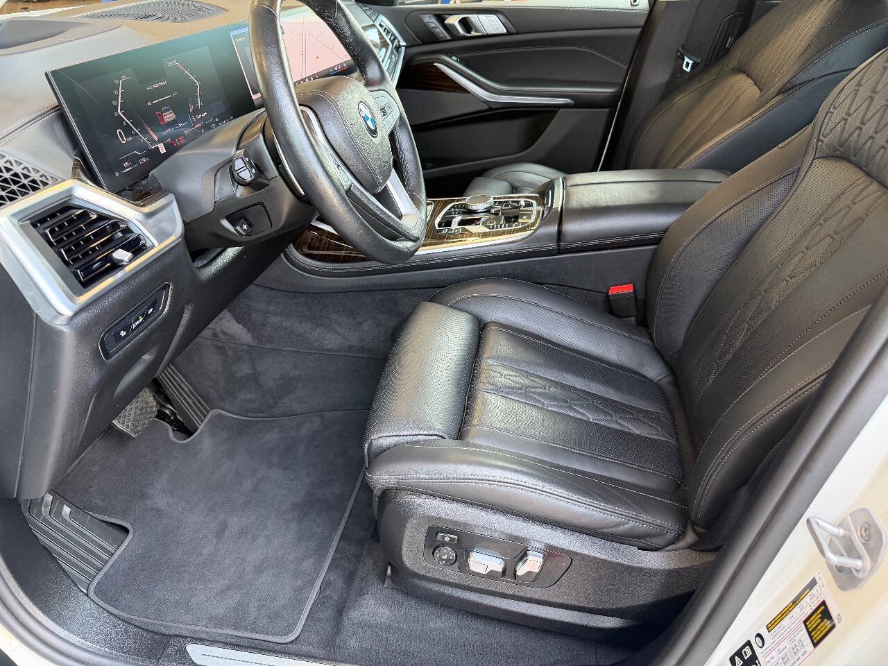 Used 2026 BMW X7 xDrive40i AWD/4WD image 17
