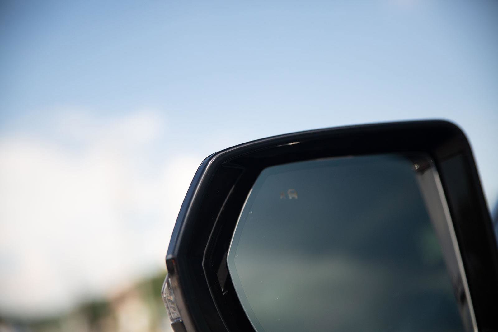 Used 2022 Cadillac Escalade Premium Luxury image 11