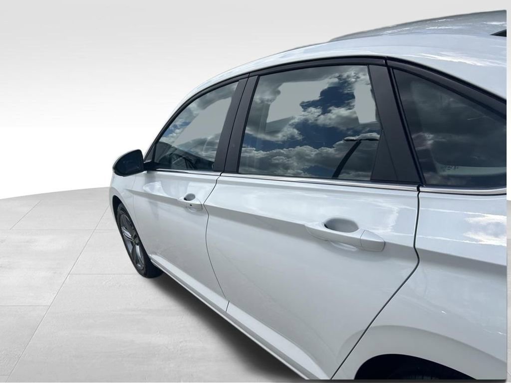 Used 2023 Volkswagen Jetta SE image 29