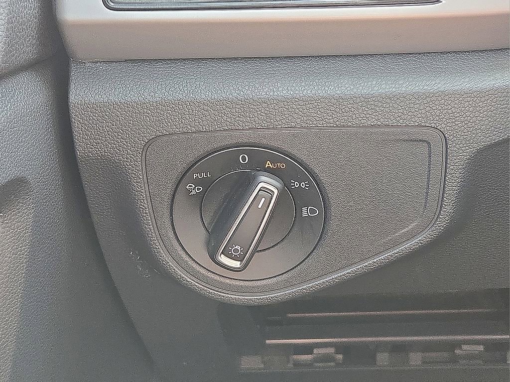 Used 2021 Volkswagen Atlas SEL Premium image 27