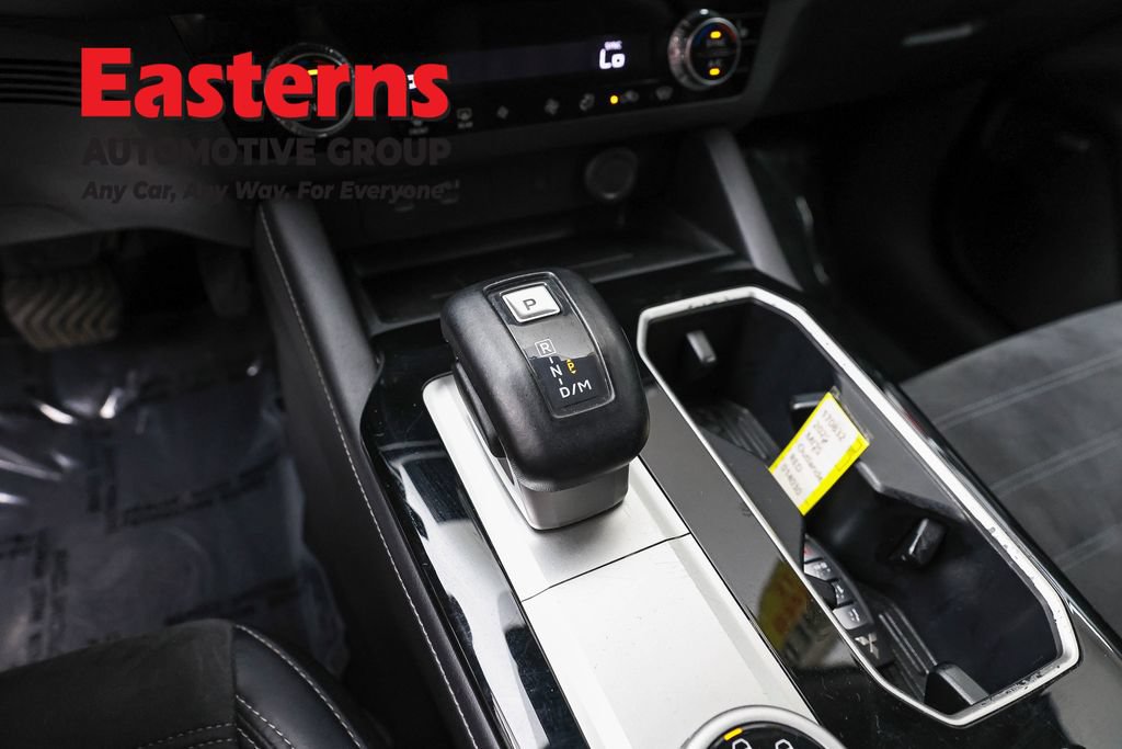 Used 2025 Mitsubishi Outlander SE AWD/4WD image 13