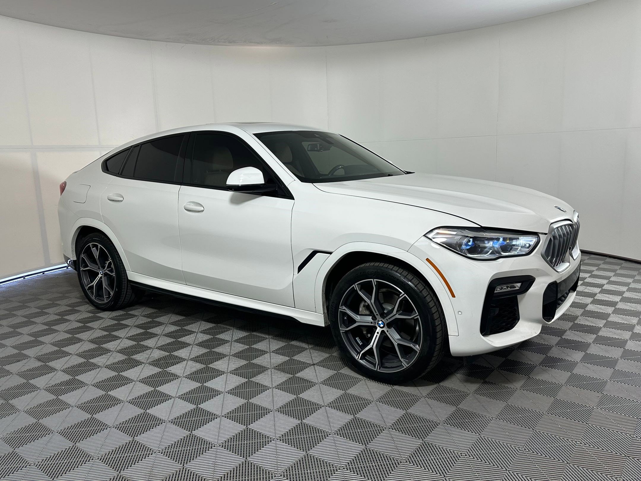 Used 2020 BMW X6 sDrive40i w/ Executive Package image 6