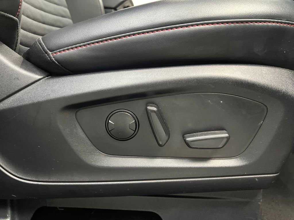 Used 2025 Ford Explorer ST-Line w/ ST-Line Street Pack image 26