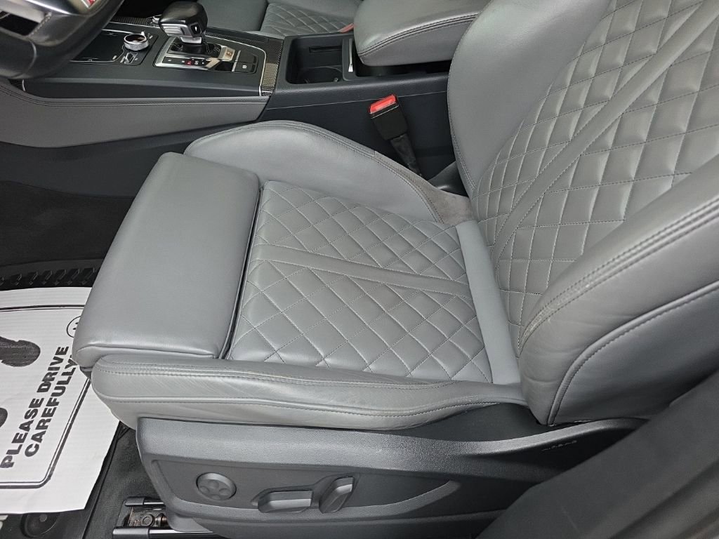 Used 2018 Audi SQ5 Premium Plus w/ Navigation Package AWD/4WD image 2