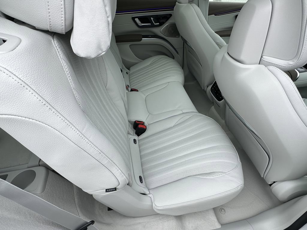 New 2026 Mercedes-Benz EQS 400 4MATIC SUV image 18