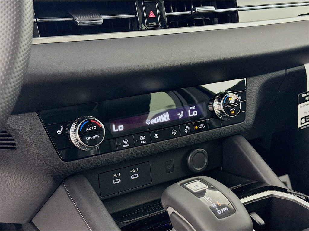 New 2025 Mitsubishi Outlander SE image 16