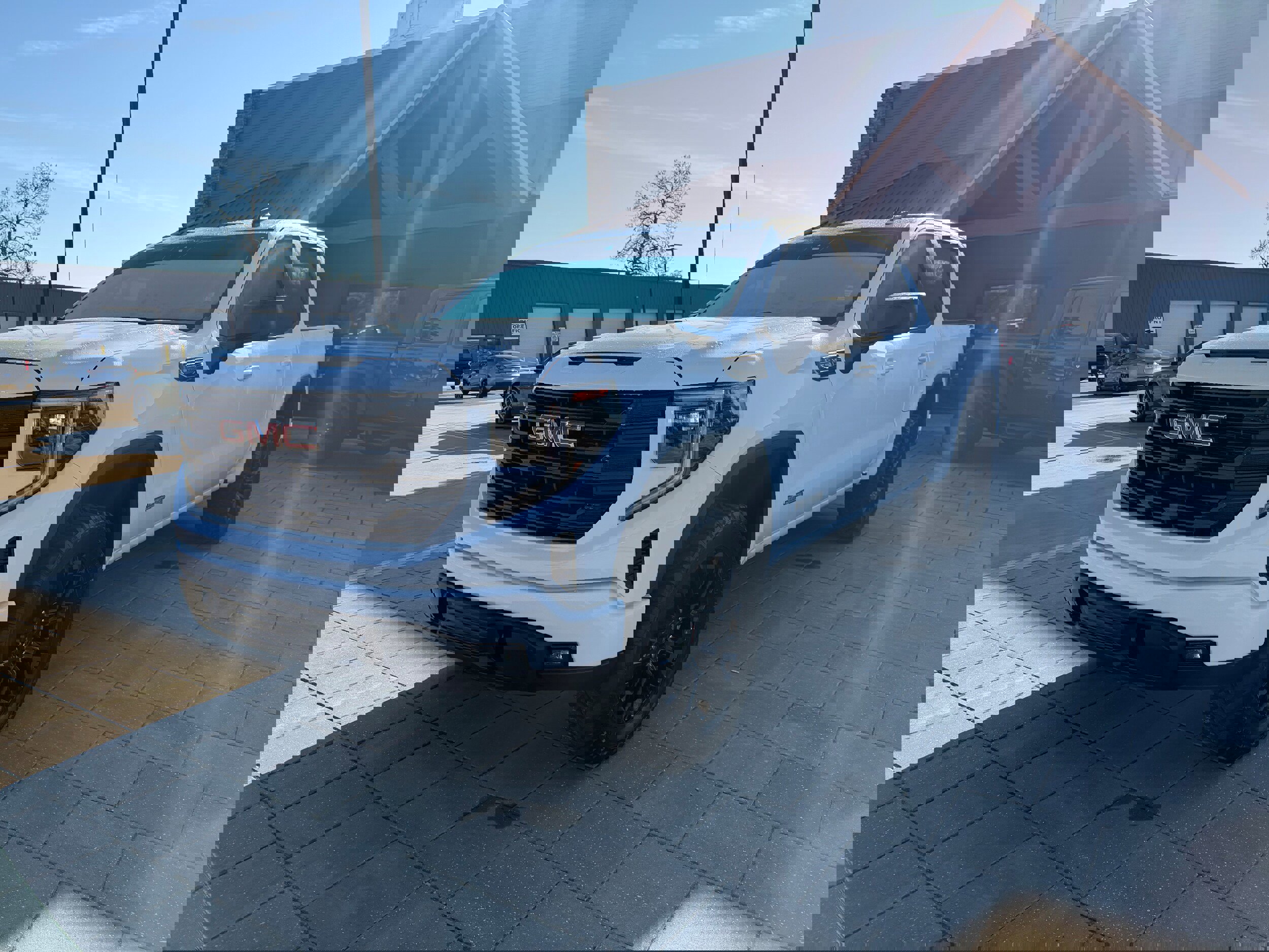 Used 2024 GMC Sierra 1500 Elevation image 1