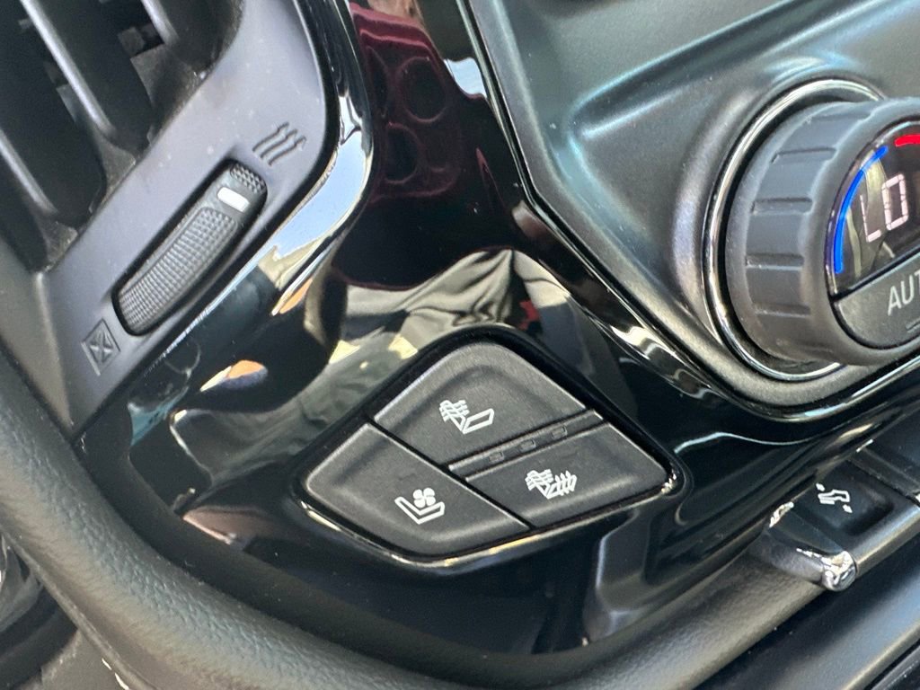 Used 2018 Chevrolet Silverado 1500 LTZ Z71 w/ LTZ Plus Package AWD/4WD image 33