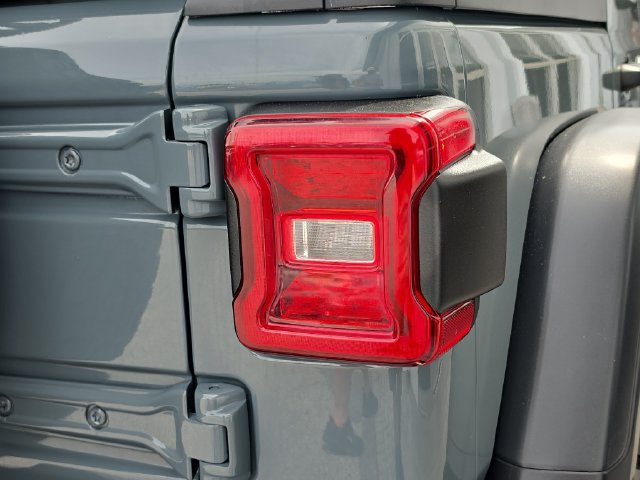 Used 2026 Jeep Wrangler Unlimited Rubicon AWD/4WD image 8