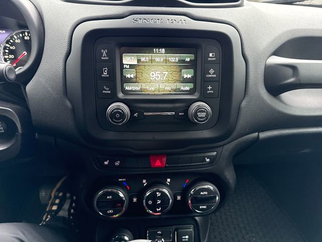 Used 2016 Jeep Renegade Trailhawk w/ Premium Trailhawk Package AWD/4WD image 23