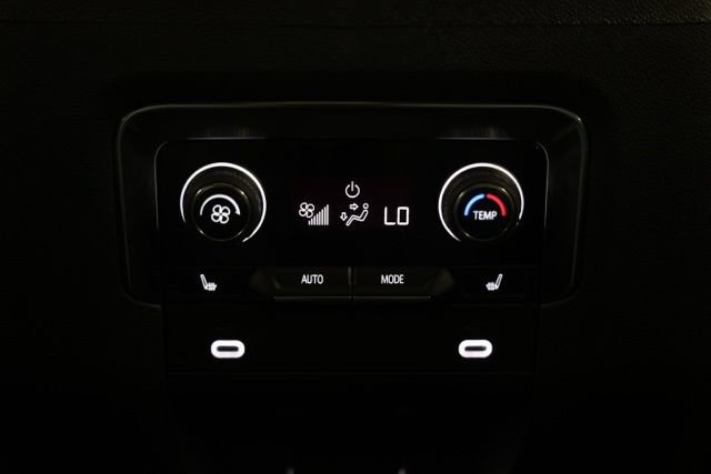 Used 2023 Chevrolet Tahoe LT w/ Luxury Package AWD/4WD image 39