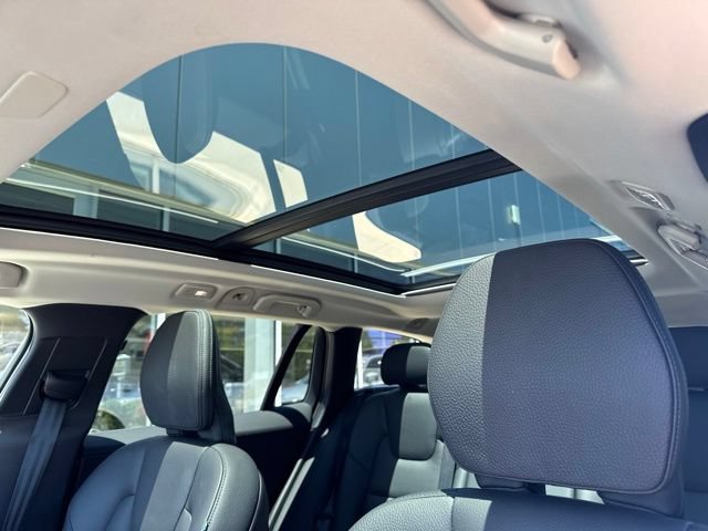 Certified 2025 Volvo V60 B5 Cross Country Plus AWD/4WD image 27