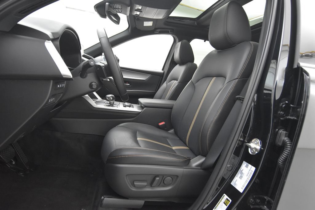 Certified 2026 MAZDA CX-70 3.3 Turbo S w/ Premium Package AWD/4WD image 25