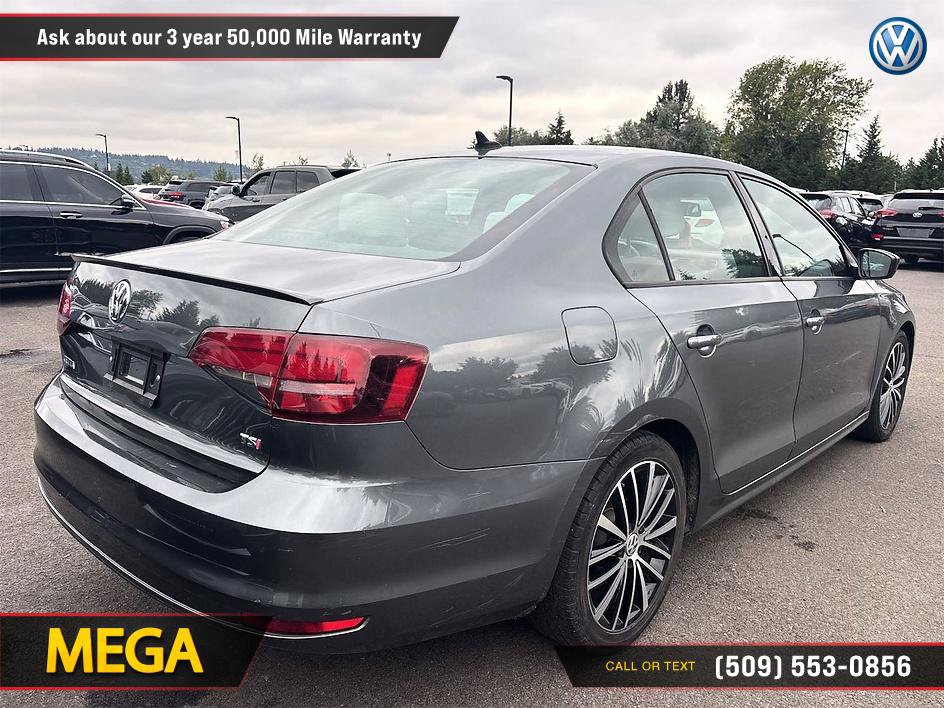 Used 2015 Volkswagen Jetta Sport FWD image 2