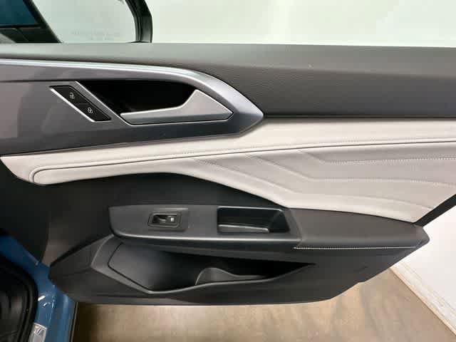 Certified 2025 Volkswagen Taos SEL AWD/4WD image 25