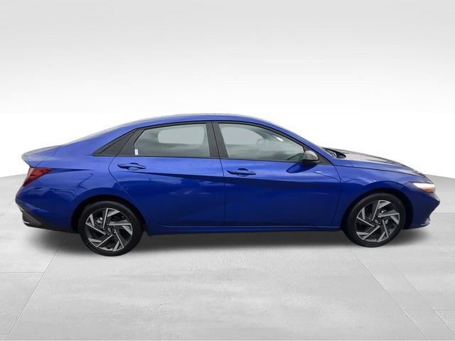 Certified 2025 Hyundai Elantra Sport FWD image 9