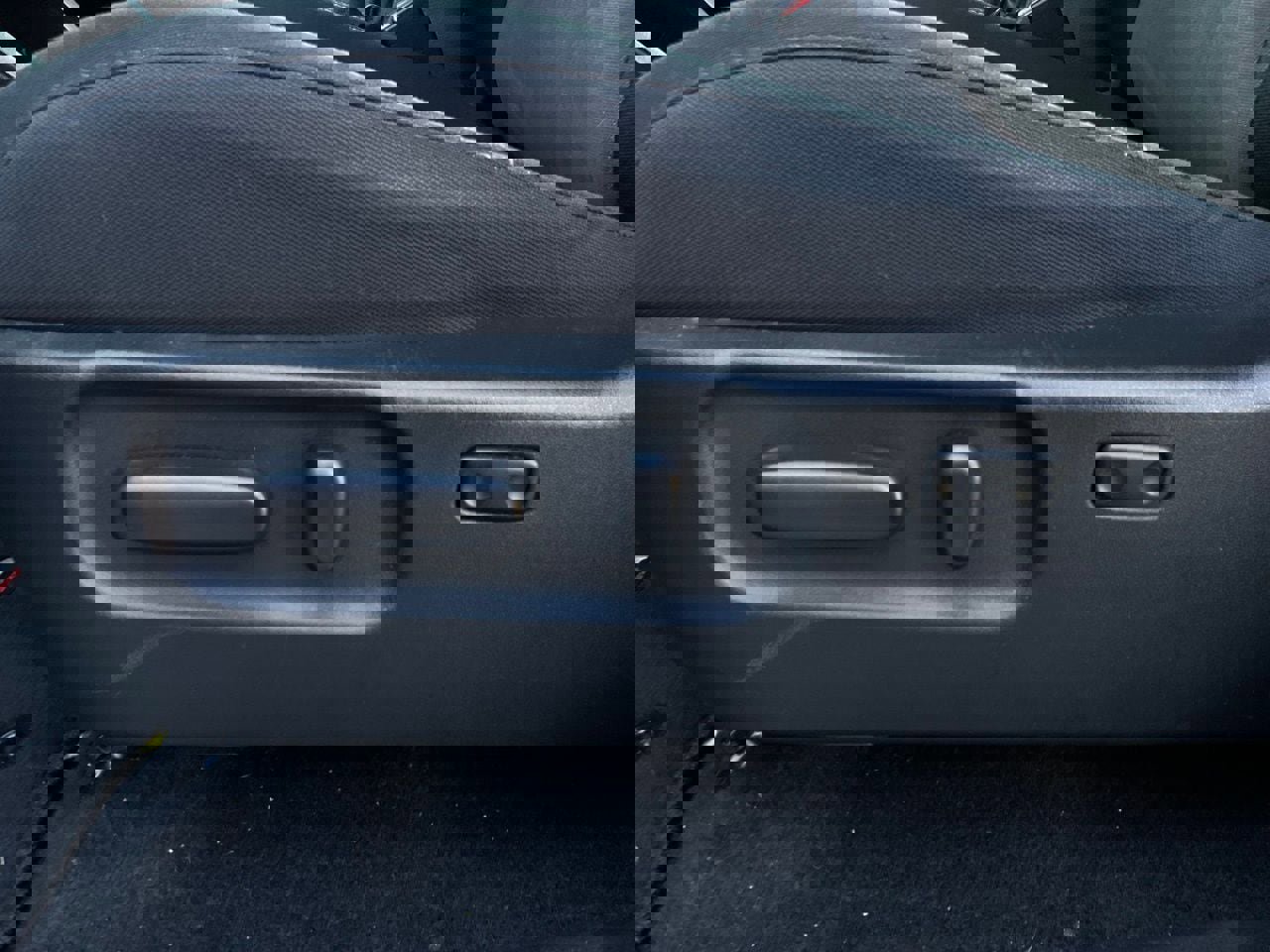 Used 2021 Toyota Tacoma TRD Sport w/ Technology Package image 11