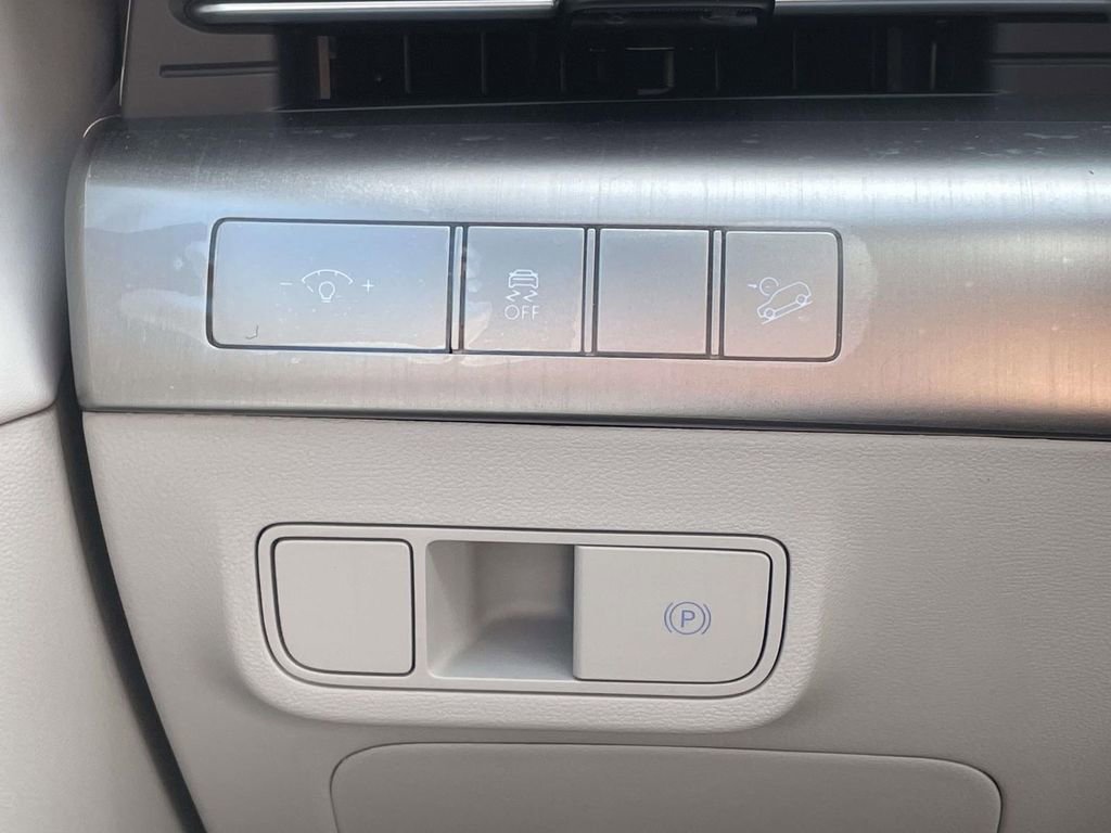 New 2026 Hyundai Kona SEL Premium image 17