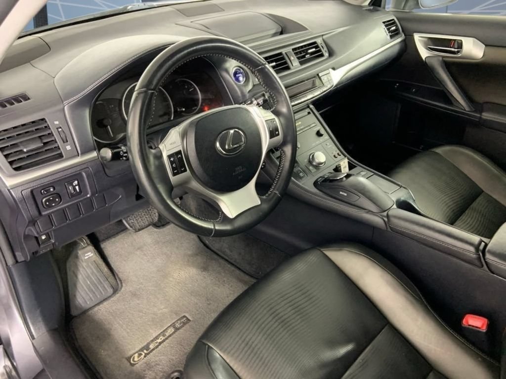 Used 2013 Lexus CT 200h w/ Premium Pkg w/Navigation FWD image 22