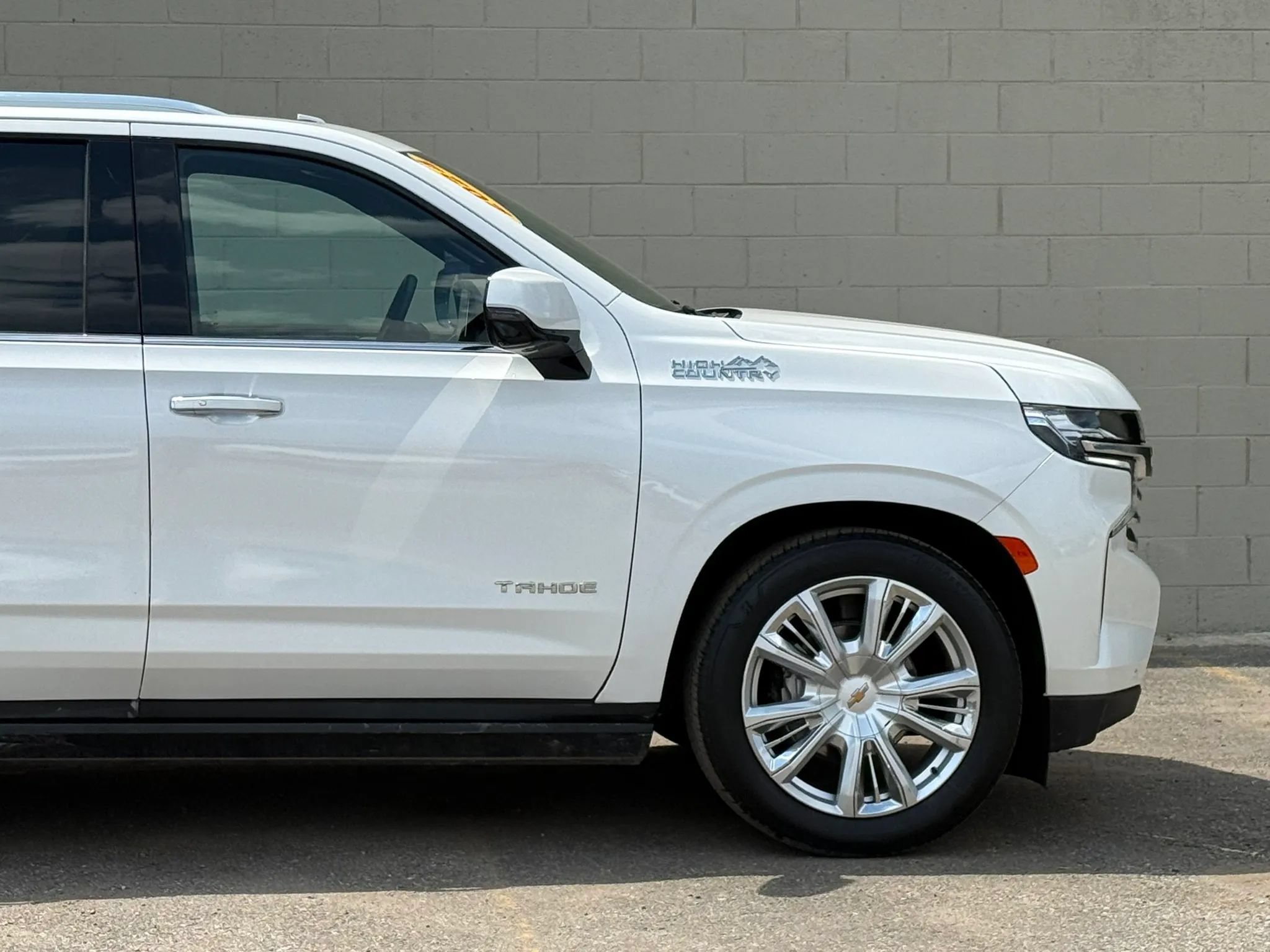 Used 2024 Chevrolet Tahoe High Country w/ Advanced Technology Package AWD/4WD image 13