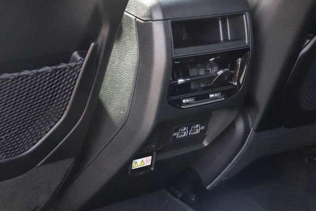 New 2025 Jeep Grand Cherokee Laredo X w/ Luxury Tech Group I AWD/4WD image 17
