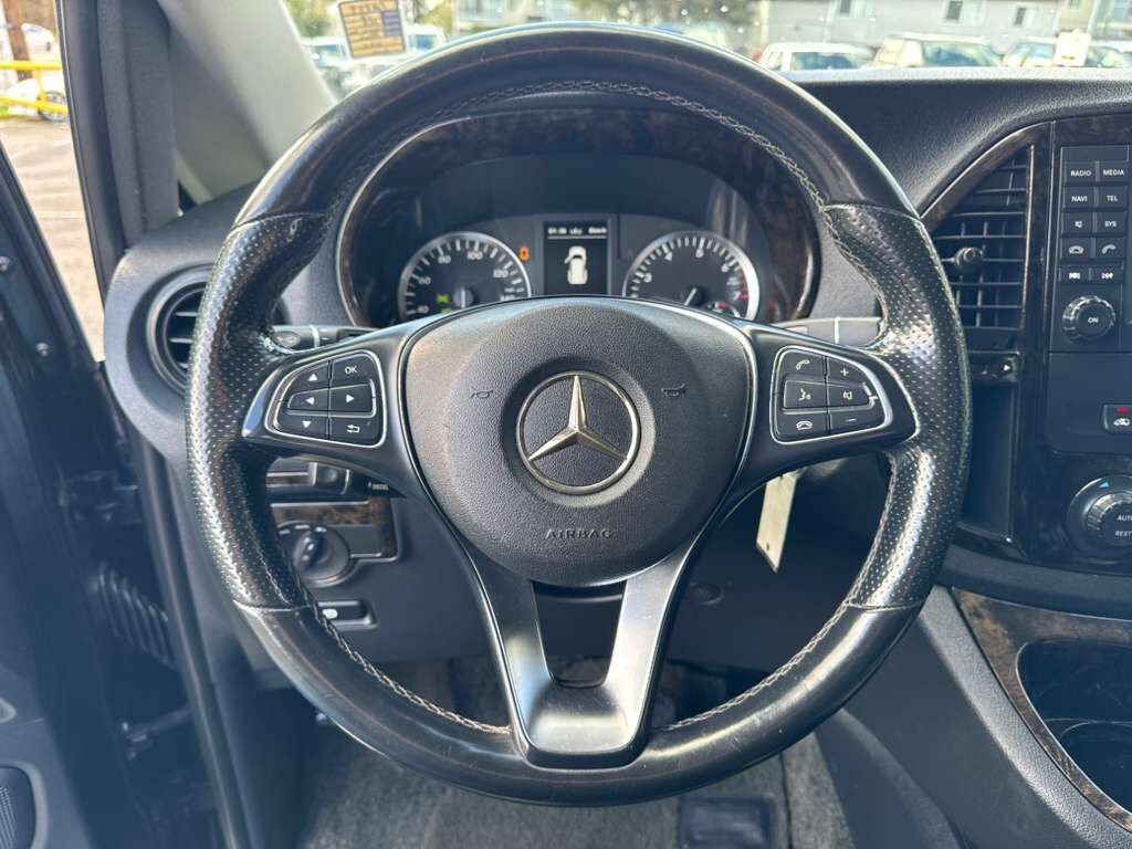 Used 2016 Mercedes-Benz Metris Passenger image 27