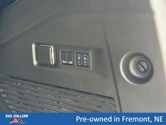 Certified 2025 GMC Yukon Denali Ultimate w/ LPO, Floor Liner Package AWD/4WD image 6