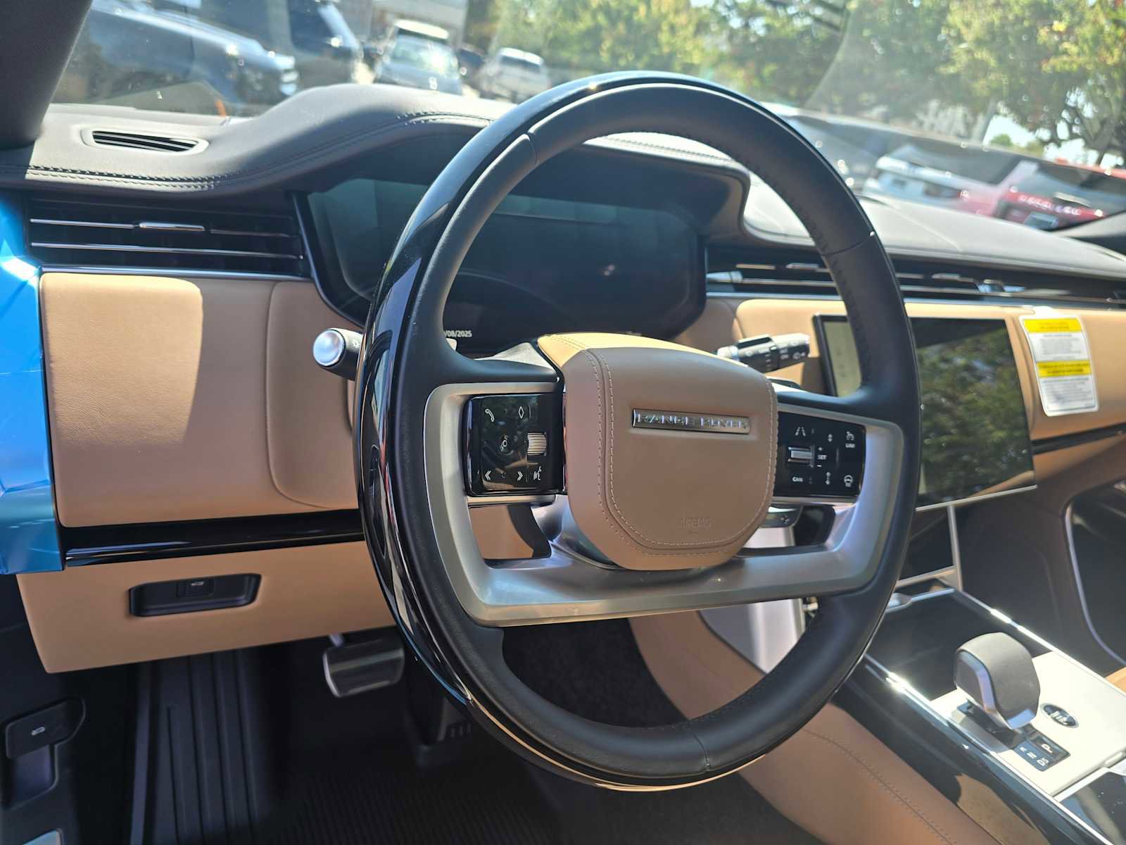 New 2025 Land Rover Range Rover Long Wheelbase SE image 26