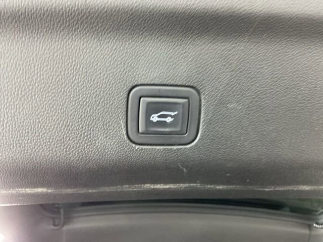 Used 2023 GMC Yukon XL SLT w/ Max Trailering Package AWD/4WD image 28