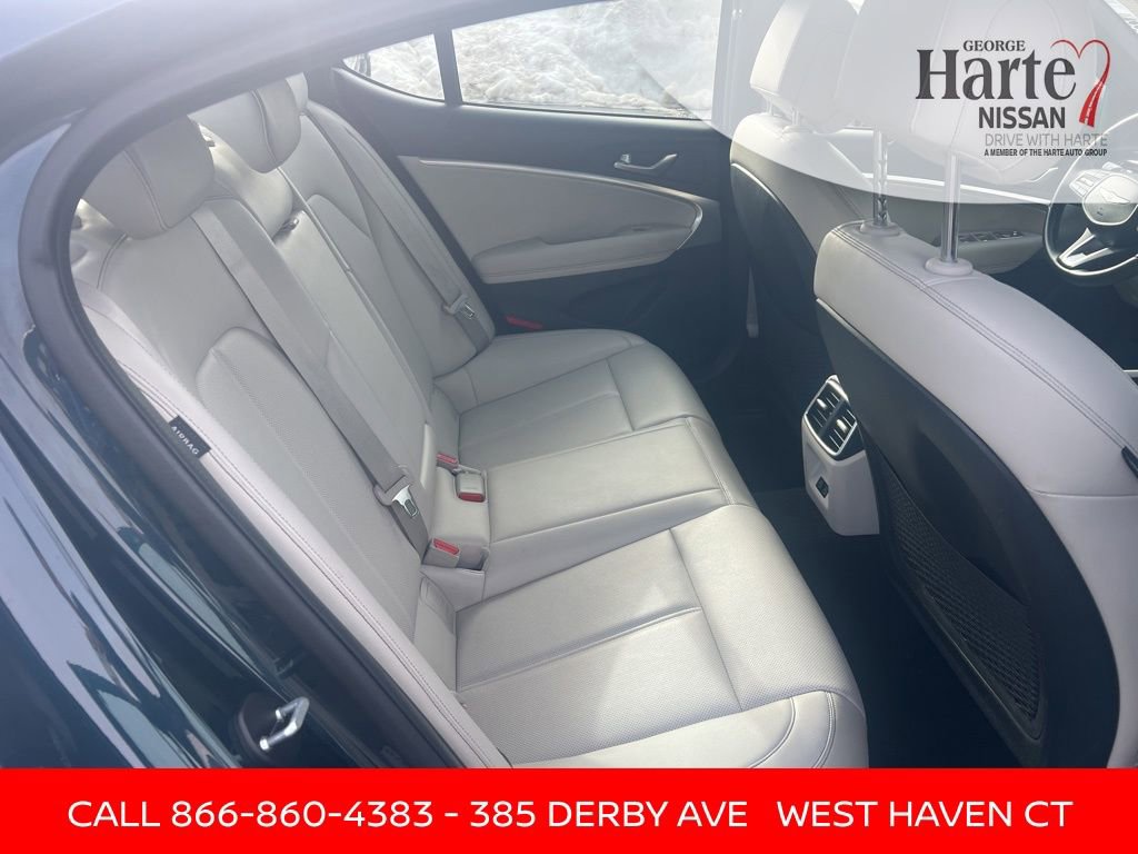 Used 2024 Genesis G70 2.5T image 39