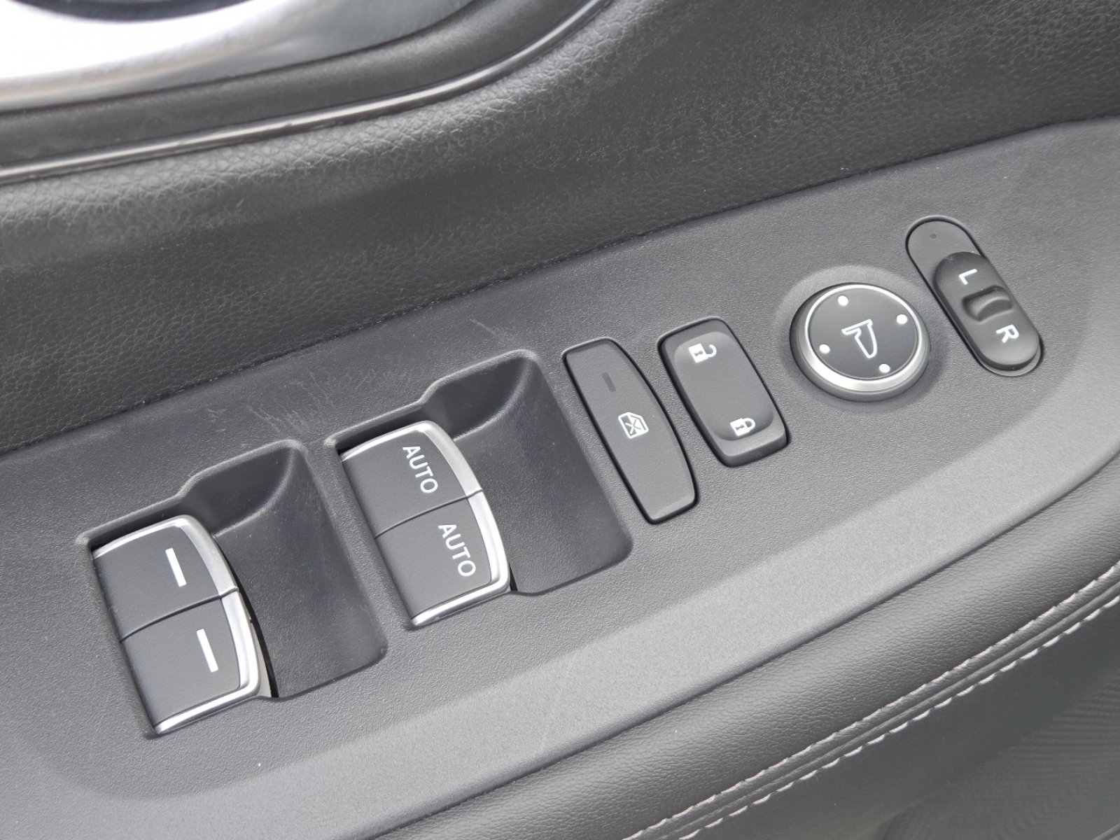 Used 2024 Honda HR-V EX-L image 25