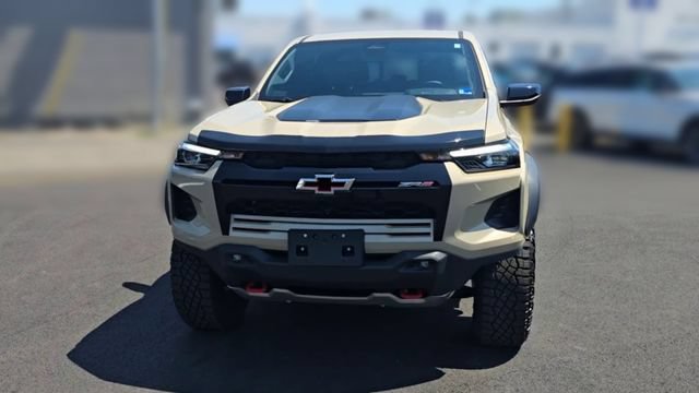 Used 2024 Chevrolet Colorado ZR2 w/ ZR2 Convenience Package III AWD/4WD image 4