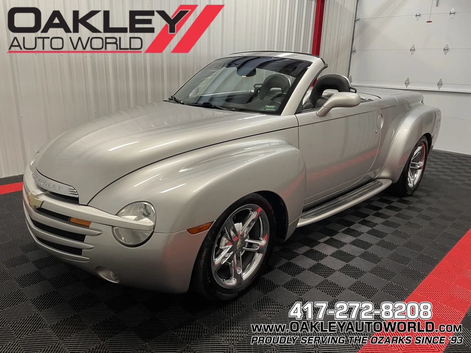 Used 2005 Chevrolet SSR w/ Preferred Equipment Group RWD image 1
