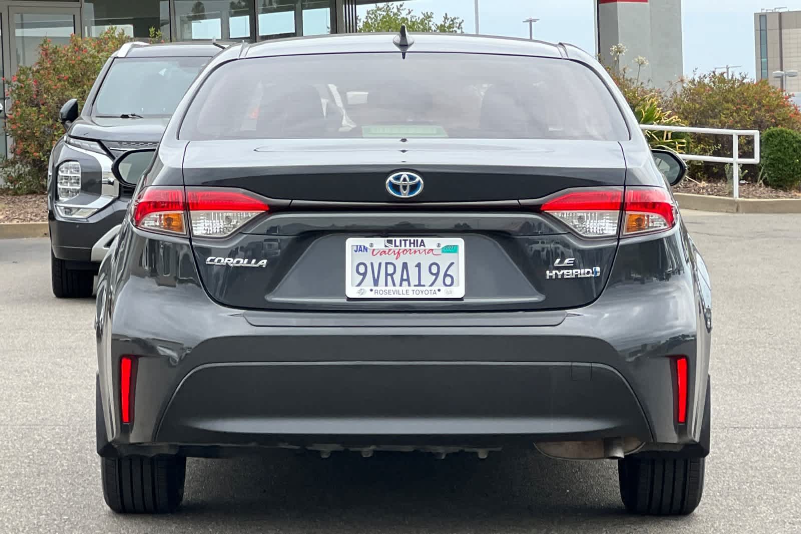 Used 2023 Toyota Corolla LE w/ Carpet Mat Package (TMS) FWD image 8