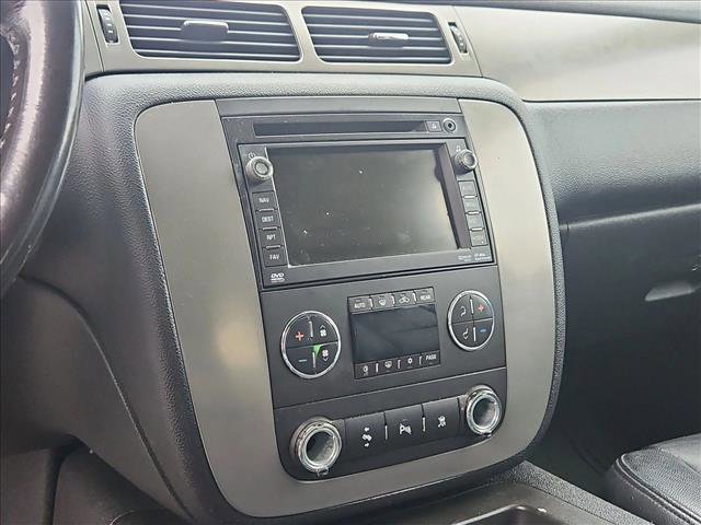 Used 2011 Chevrolet Suburban LT image 11