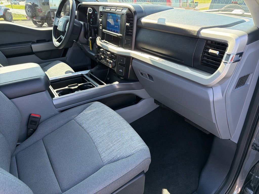 Used 2024 Ford F250 XLT w/ FX4 Off-Road Package AWD/4WD image 29