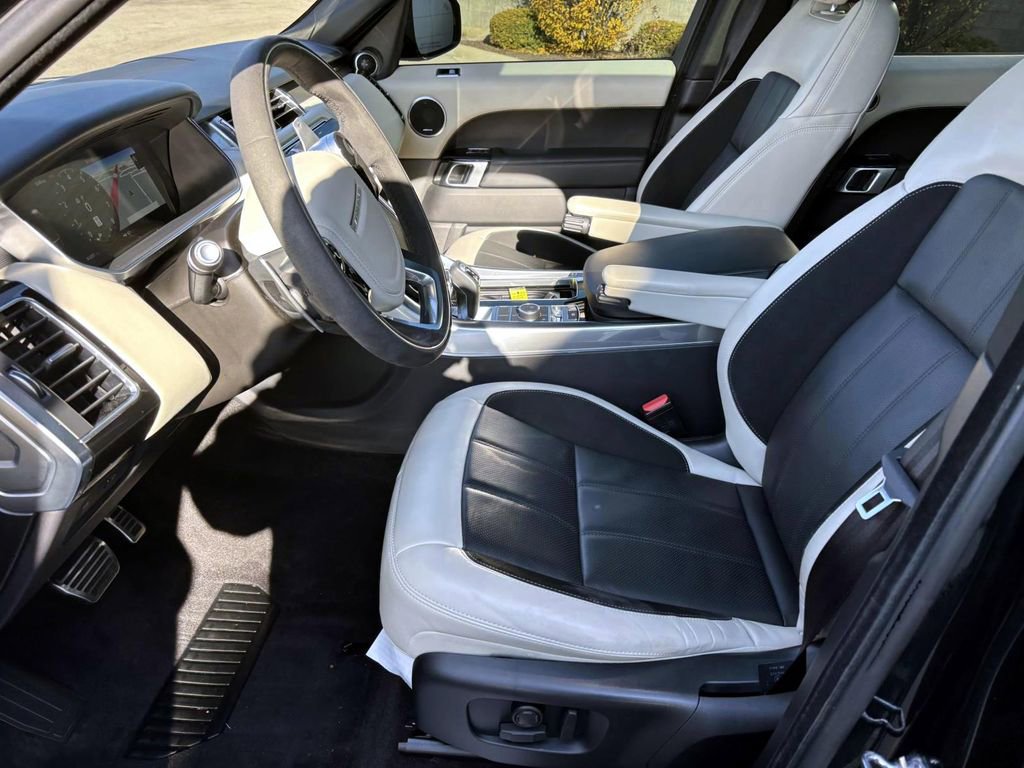 Used 2020 Land Rover Range Rover Sport HST image 10