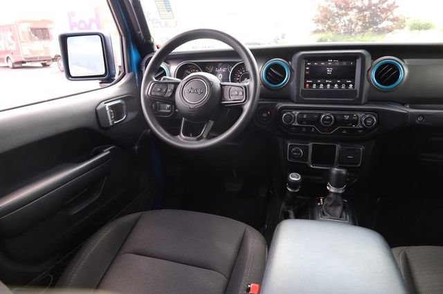 Used 2023 Jeep Gladiator Sport w/ Off Road Group AWD/4WD image 22
