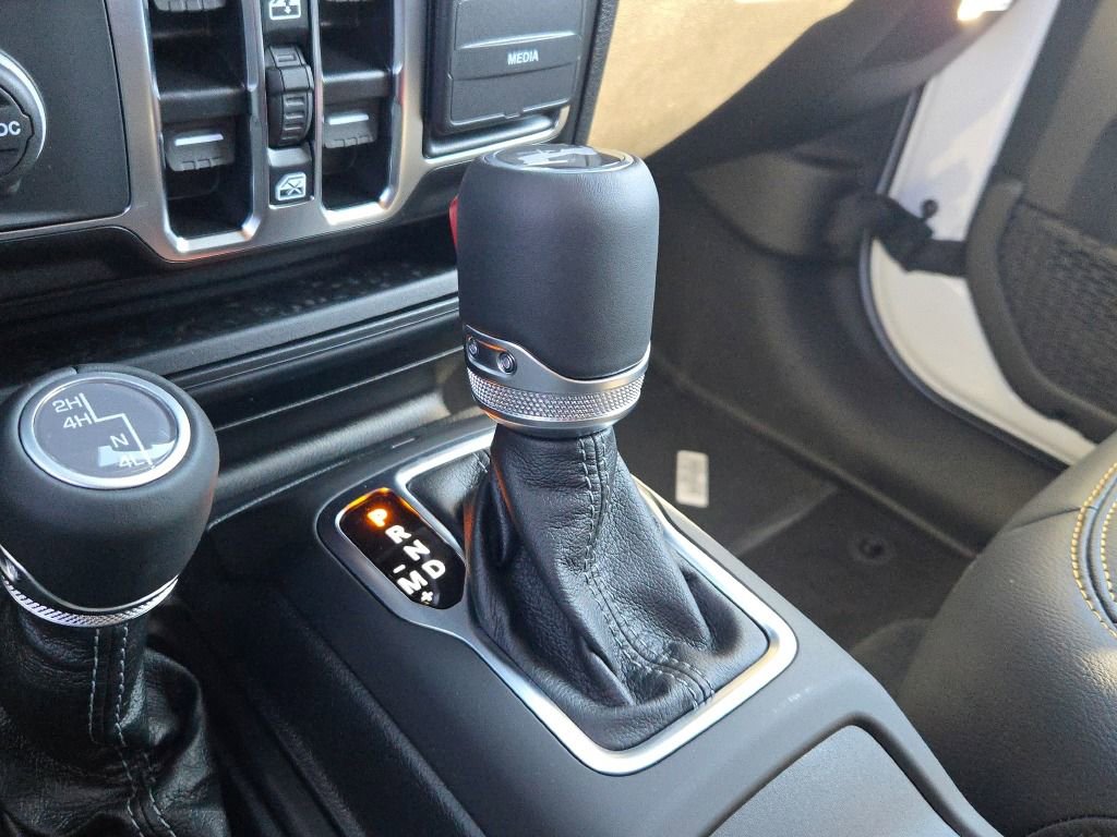 Used 2024 Jeep Wrangler Sahara w/ Safety Group image 27