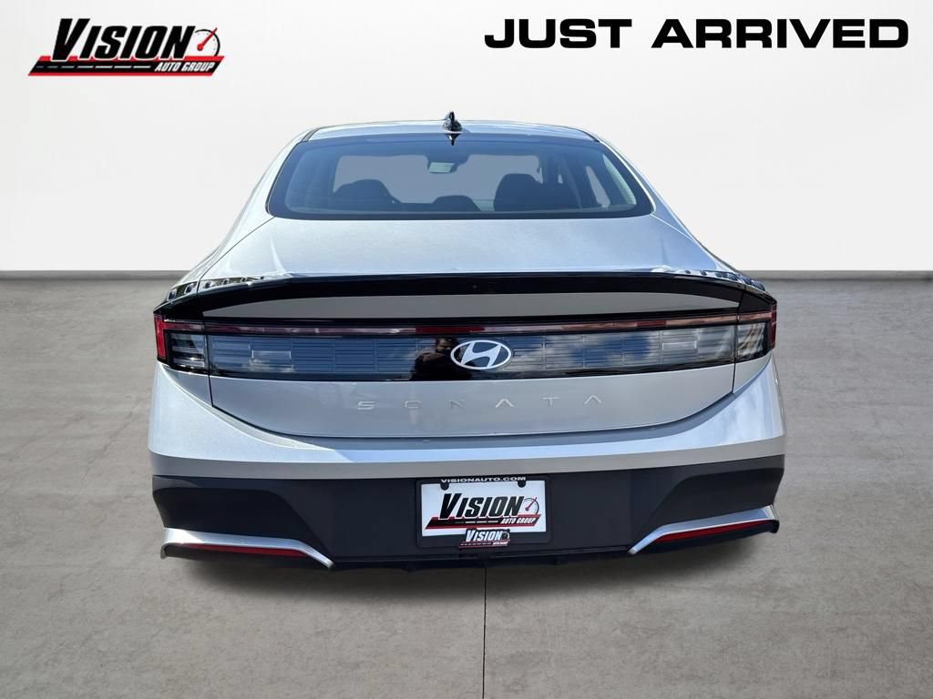 New 2026 Hyundai Sonata SE FWD image 6