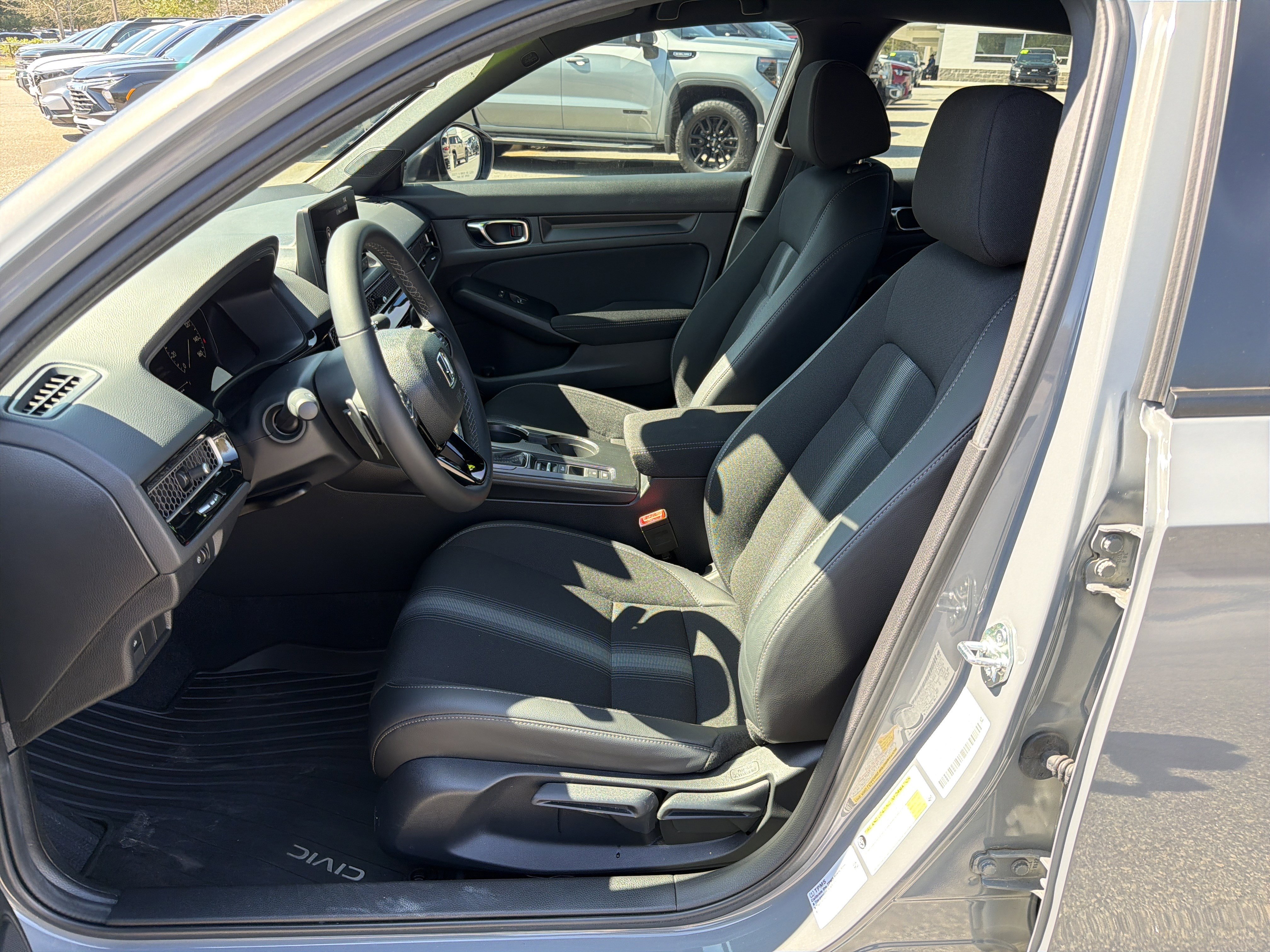 Used 2025 Honda Civic Sport image 19